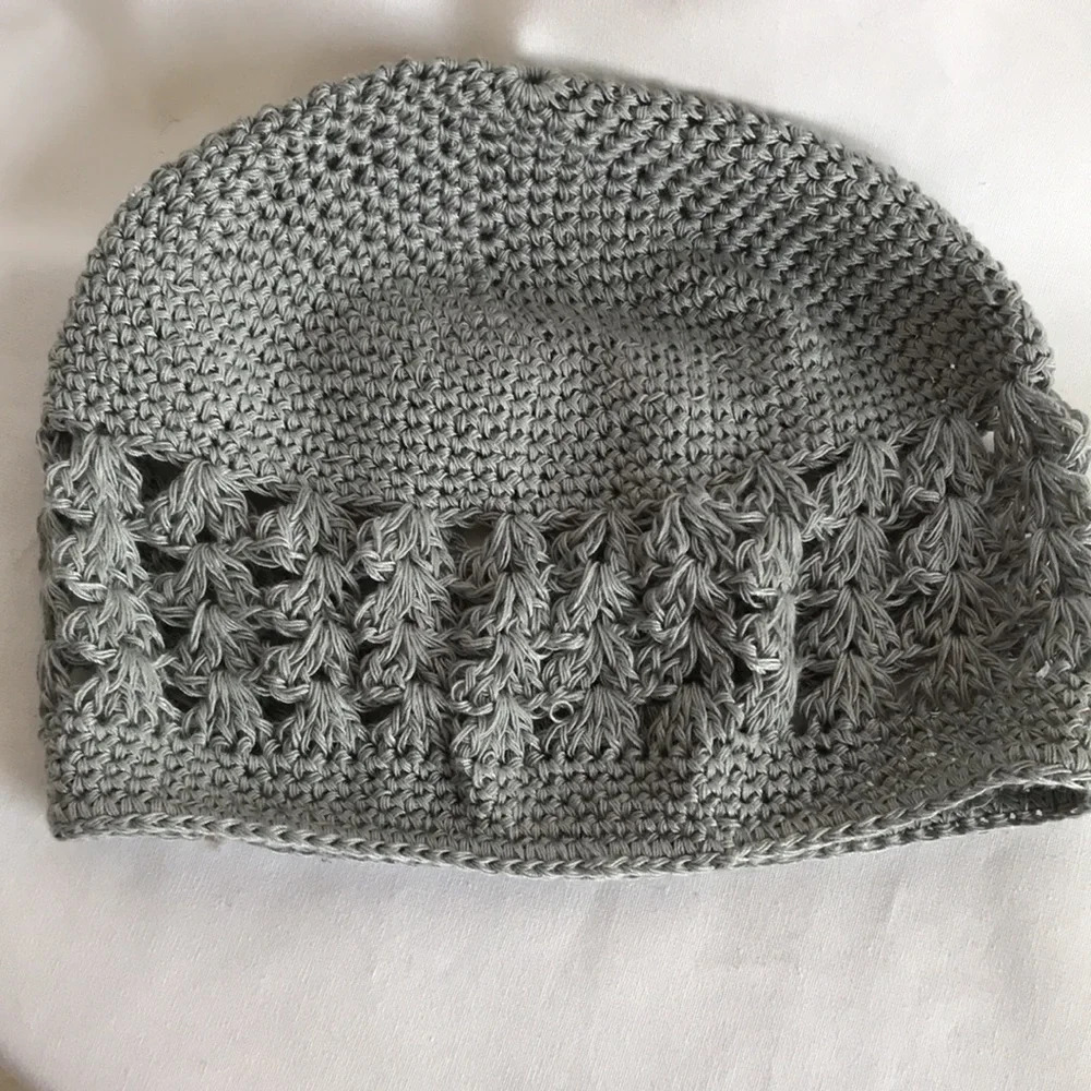 Gray crocheted Rasta hat - Picture 2 of 6